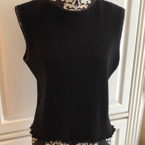 Cache Stunning accordion stretch, piping trimmed, ruffle edged sleeveless blouse - Picture 2 of 10